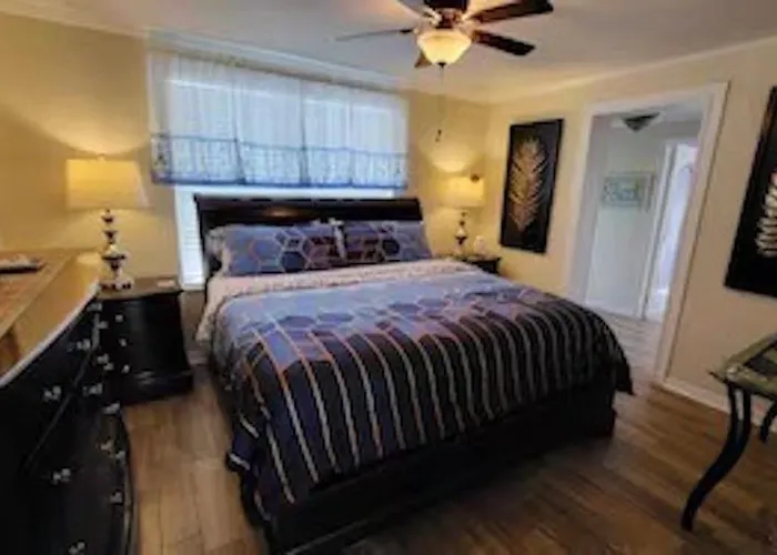 Spacious House Unit,beautifully Furnished 2 Bed 2bath./2min.walk To Ferienhaus *