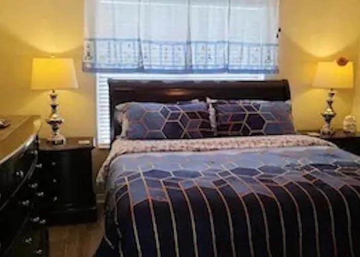 Spacious House Unit,beautifully Furnished 2 Bed 2bath./2min.walk To * Clearwater Beach