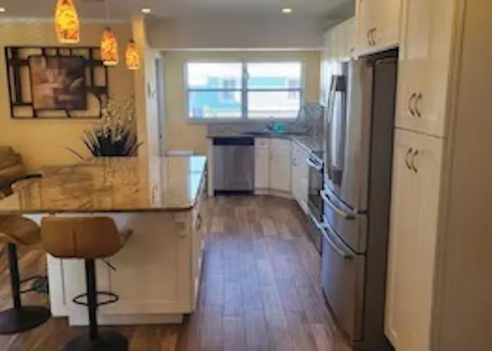Spacious House Unit,beautifully Furnished 2 Bed 2bath./2min.walk To Ferienhaus