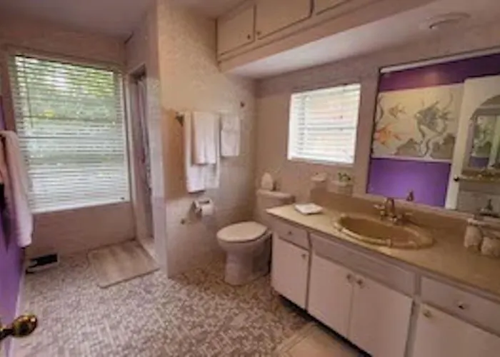 Spacious House Unit,beautifully Furnished 2 Bed 2bath./2min.walk To Ferienhaus *
