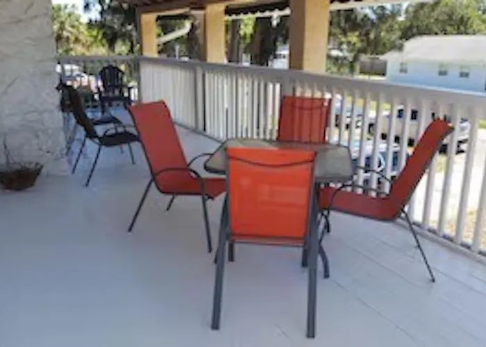 Ferienhaus Spacious House Unit,beautifully Furnished 2 Bed 2bath./2min.walk To *
